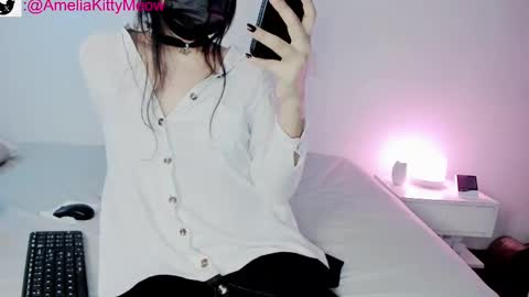 Amelia Hot online show from October 25, 3:45 pm