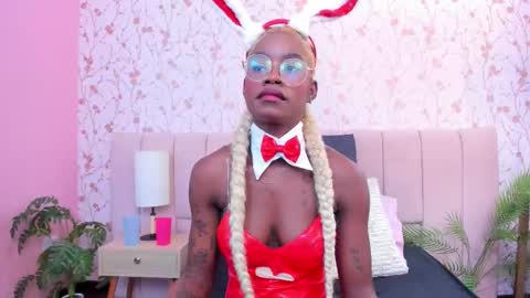 Amelia Adams online show from November 28, 7:43 pm