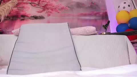Amelia  online show from July 8, 7:34 am