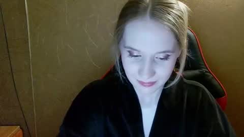 Amelia  online show from July 1, 7:00 pm