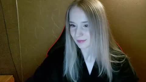 Amelia  online show from July 5, 7:43 pm