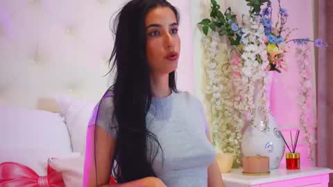 AmeliaJune online show from April 29, 9:30 pm