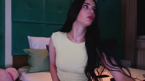 AmeliaJune online show from June 16, 9:52 pm