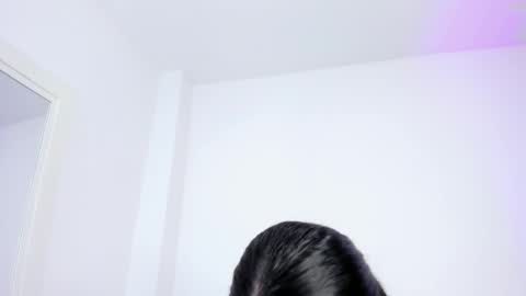 Amelie  online show from October 23, 9:59 pm