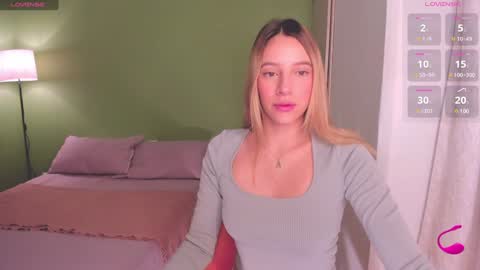 Amelie Graham online show from February 6, 10:58 am