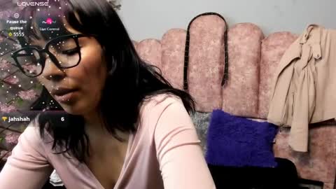 Ameliie online show from April 17, 7:49 pm