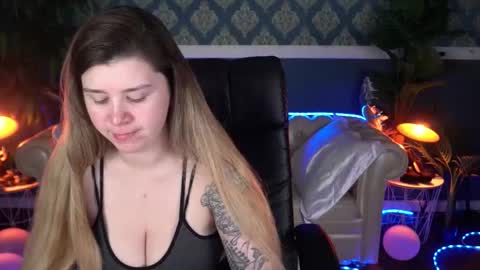 amellymillyy online show from March 12, 2:54 pm