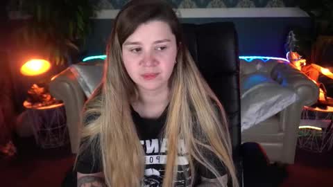 amellymillyy online show from March 17, 8:14 pm