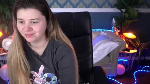 amellymillyy online show from March 14, 1:59 pm