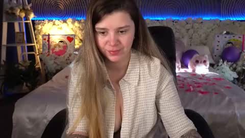 amellymillyy online show from March 11, 7:11 am