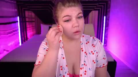 Alina online show from June 25, 1:49 pm