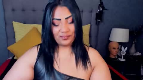 amelycube343767 online show from May 1, 5:18 pm