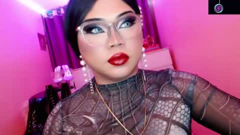 Queen Mireska online show from June 9, 5:12 pm