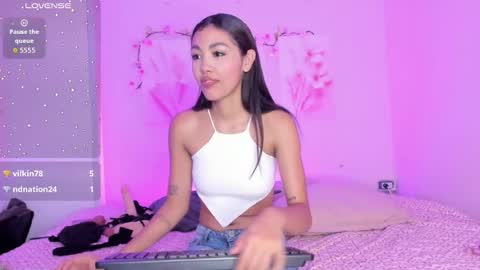 AmiiClark  online show from July 23, 7:11 pm