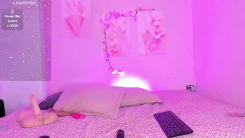 AmiiClark  online show from August 3, 7:09 pm