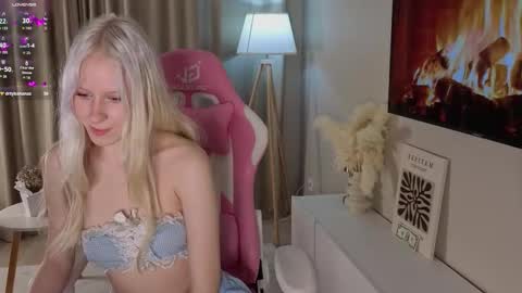  MY NAME IS AMILI WELCOME TO MY ROOM online show from October 7, 9:22 pm