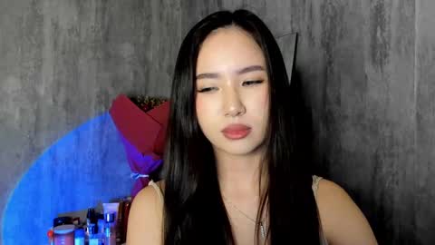 Snapshot of amina_artin chatting on March 2, 4:32 pm Amina online show from March 2, 4:32 pm