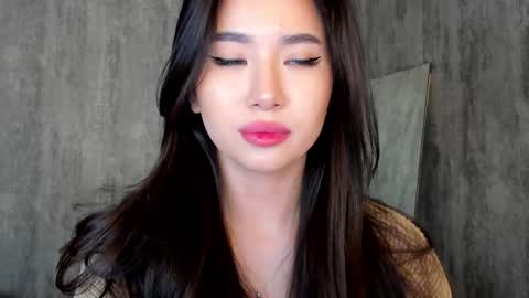 Snapshot of amina_artin chatting on December 7, 10:17 am Amina online show from December 7, 10:17 am