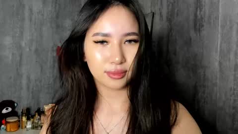 Snapshot of amina_artin chatting on February 20, 1:08 pm Amina online show from February 20, 1:08 pm