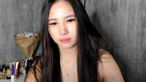 Snapshot of amina_artin chatting on February 13, 6:37 pm Amina online show from February 13, 6:37 pm