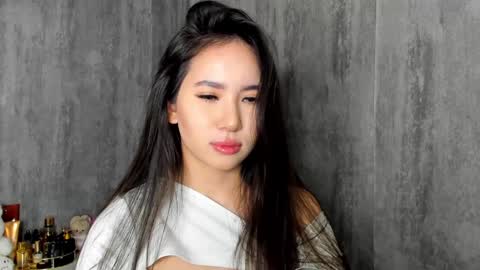 Snapshot of amina_artin chatting on February 1, 3:07 pm Amina online show from February 1, 3:07 pm