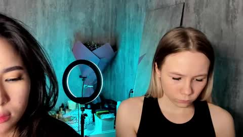 Snapshot of amina_artin chatting on February 22, 10:20 pm Amina online show from February 22, 10:20 pm