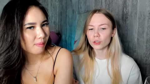 Snapshot of amina_artin chatting on February 22, 7:14 pm Amina online show from February 22, 7:14 pm