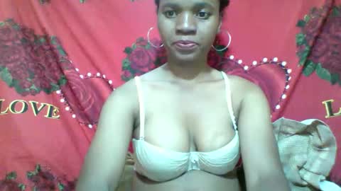 aminah01 online show from May 6, 7:47 am
