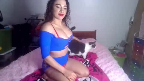 Amirah online show from December 4, 6:46 am