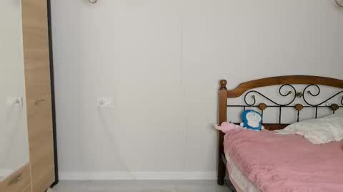 Ami online show from February 6, 5:48 pm