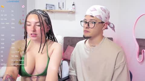 ammy and thyler online show from December 18, 12:10 am