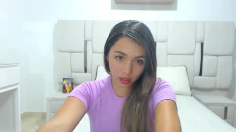 ammy_velez online show from January 17, 8:55 pm