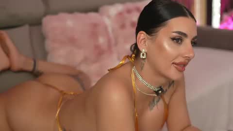 Amy Blair online show from June 17, 8:30 am