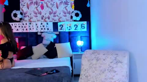 Ammy Jones online show from June 18, 7:30 pm
