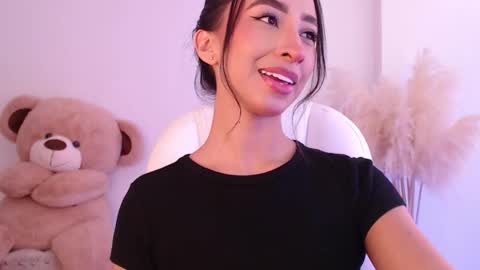 Snapshot of amonet_x chatting on October 18, 12:09 pm Sophi online show from October 18, 12:09 pm