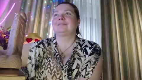 amorelara online show from June 10, 8:24 am