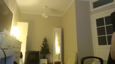 miss unforgettable online show from February 9, 10:42 am