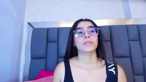 amy__wats0n online show from May 4, 7:09 pm