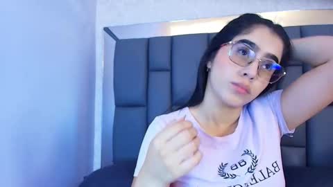 amy__wats0n online show from April 28, 7:07 pm