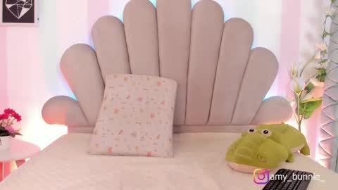 Amy online show from May 5, 9:09 pm