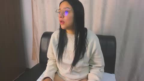 Snapshot of amy_ferreira chatting on September 16, 3:08 am Aleja online show from September 16, 3:08 am