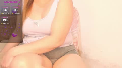 Snapshot of amy_isabella chatting on October 10, 8:35 pm amy online show from October 10, 8:35 pm