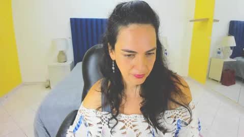 amy_walls7 online show from May 5, 12:11 pm