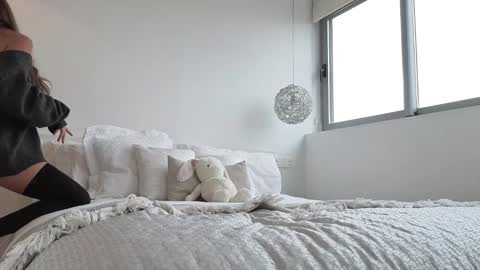 girl next door named Amy online show from January 13, 4:37 pm