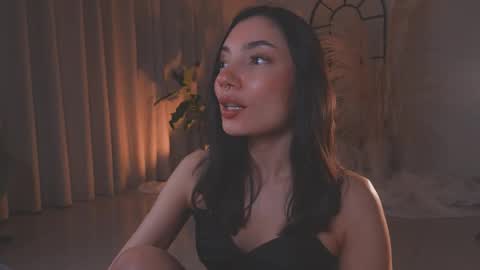 Amy Armstrong online show from September 18, 12:25 am