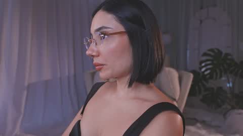 Amy Armstrong online show from June 17, 10:15 pm