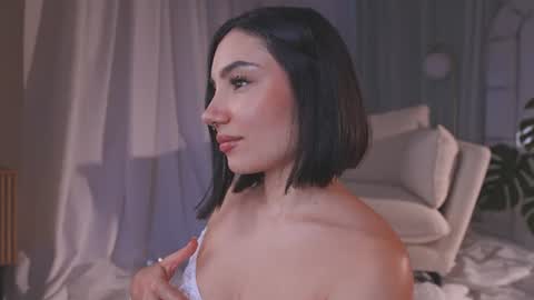 Amy Armstrong online show from June 20, 10:27 pm