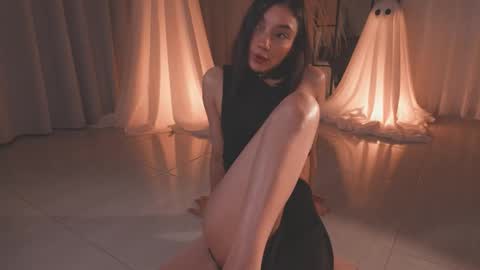 Amy Armstrong online show from October 15, 2:04 am