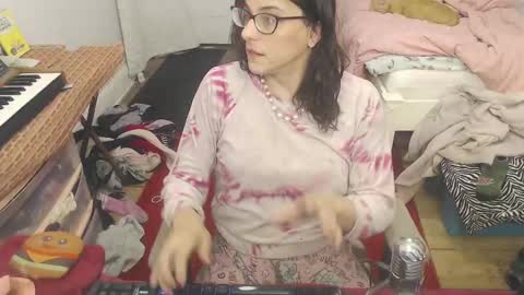 Snapshot of amyattack chatting on March 4, 10:46 am Trashely Gimpson online show from March 4, 10:46 am