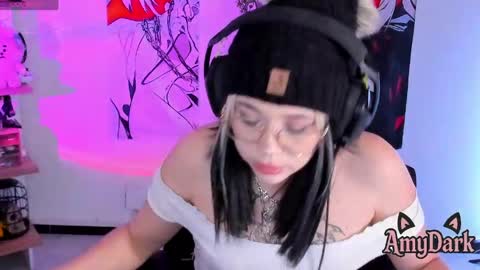Amy online show from April 27, 7:22 pm